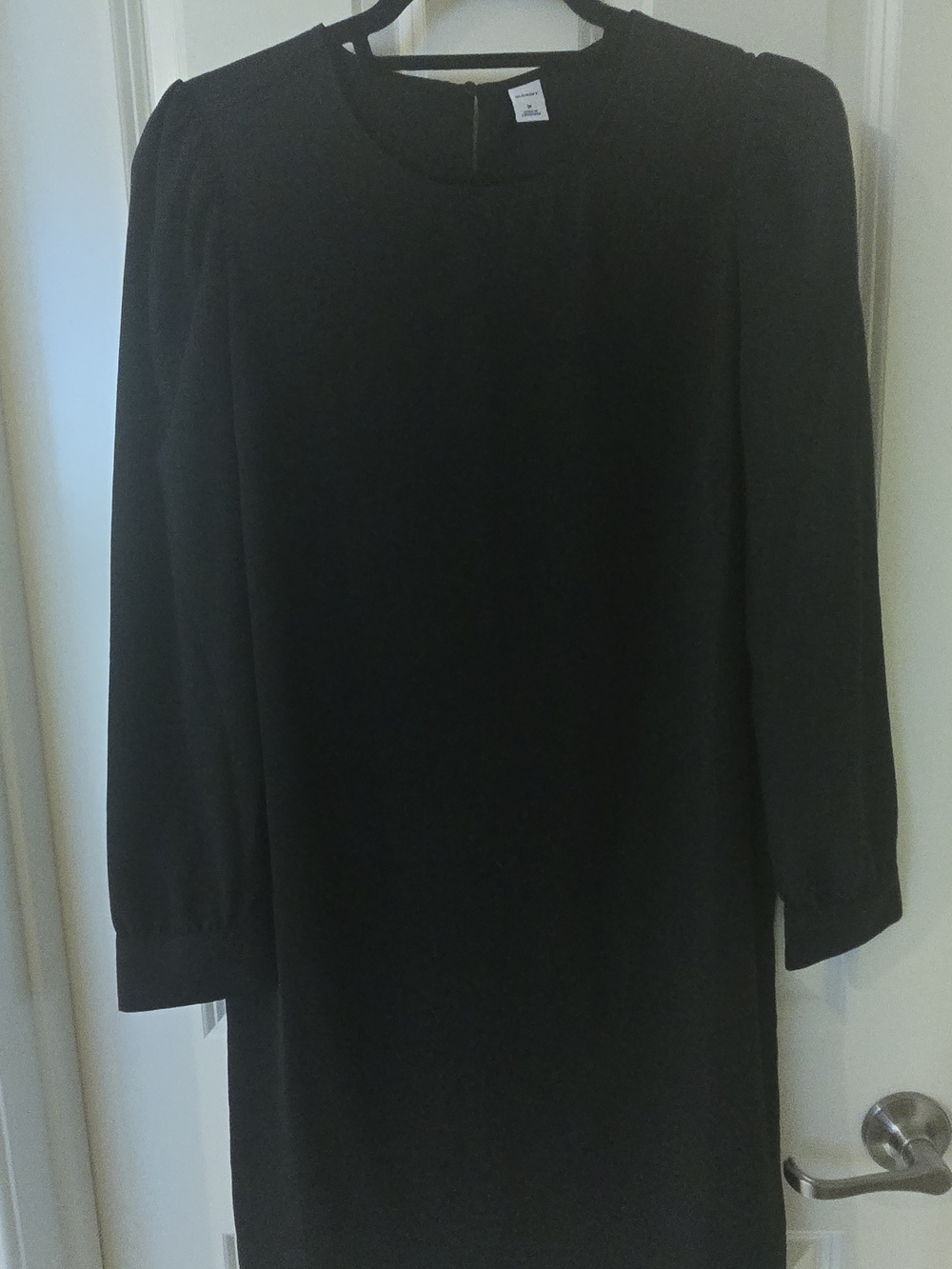 Old Navy Black Long-Sleeve Shift Dress
